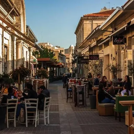 Cristiana Sea Breeze, Sleeps 3, Free Wifi Apartment *