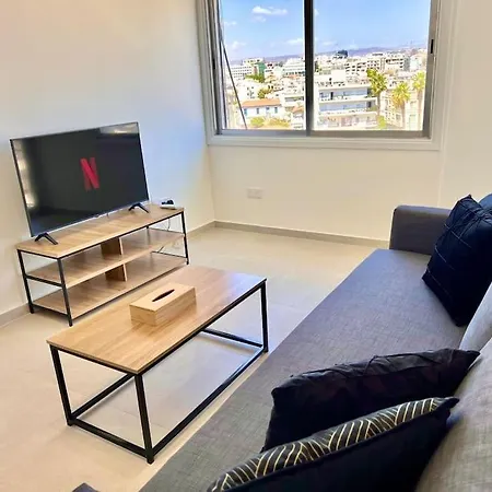 Cristiana Sea Breeze, Sleeps 3, Free Wifi Limasol