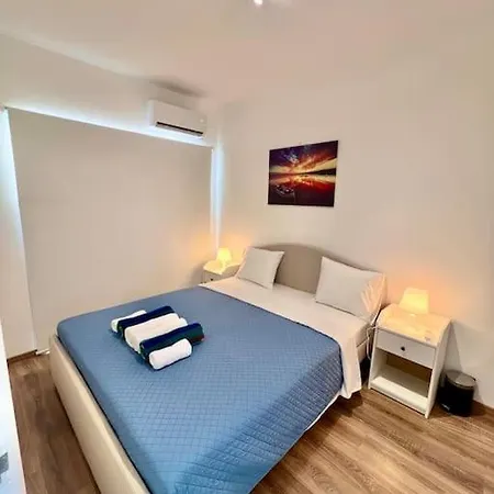 Cristiana Sea Breeze, Sleeps 3, Free Wifi Limasol