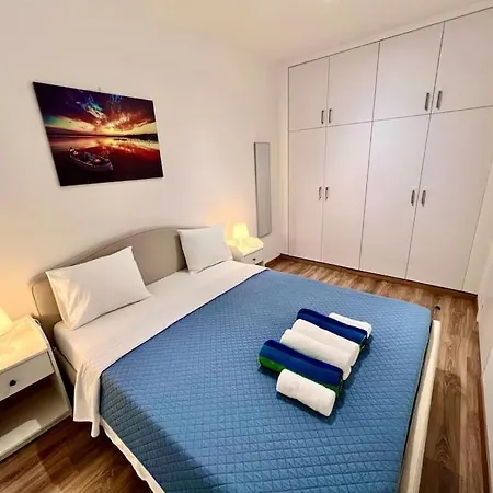 Cristiana Sea Breeze, Sleeps 3, Free Wifi Limasol