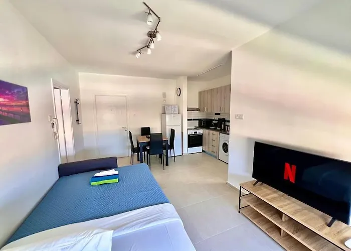 Cristiana Sea Breeze, Sleeps 3, Free Wifi Appartamento *