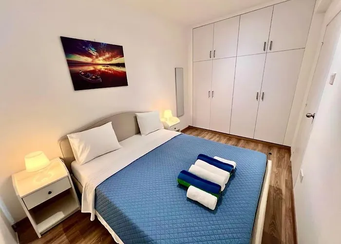 Cristiana Sea Breeze, Sleeps 3, Free Wifi Limisso