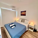 Cristiana Sea Breeze, Sleeps 3, Free Wifi Limasol