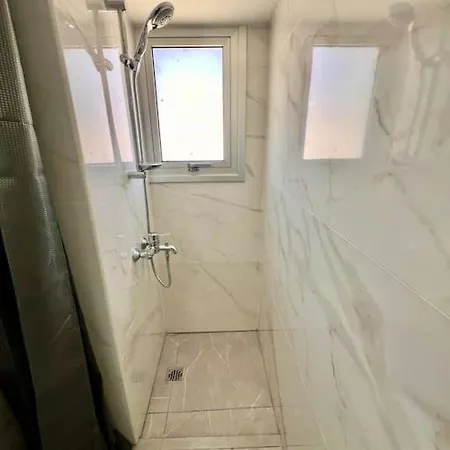 Cristiana Sea Breeze, Sleeps 3, Free Wifi * ليماسول