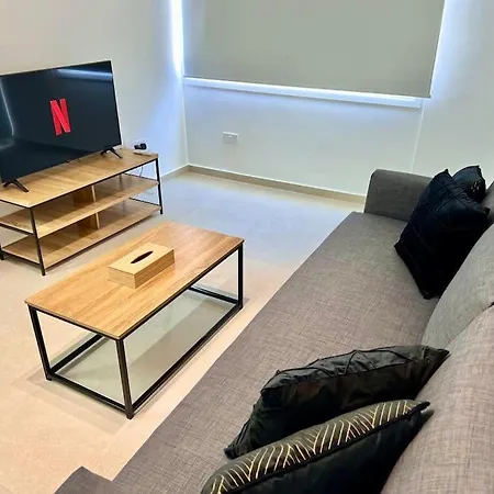 Cristiana Sea Breeze, Sleeps 3, Free Wifi * ليماسول