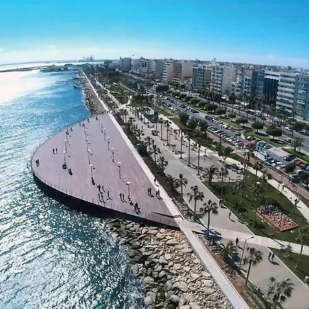 Cristiana Sea Breeze, Sleeps 3, Free Wifi شقة ليماسول