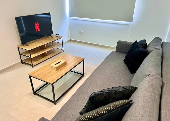 Cristiana Sea Breeze, Sleeps 3, Free Wifi * Limasol